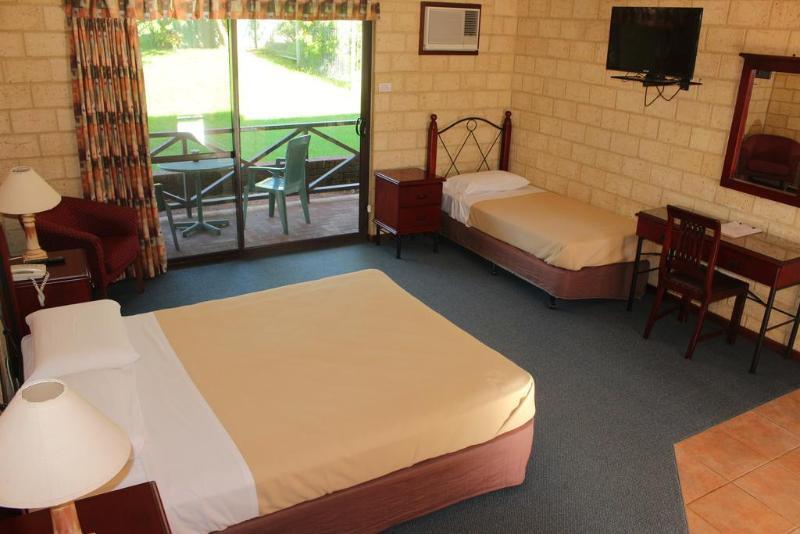 Karri Forest 3*